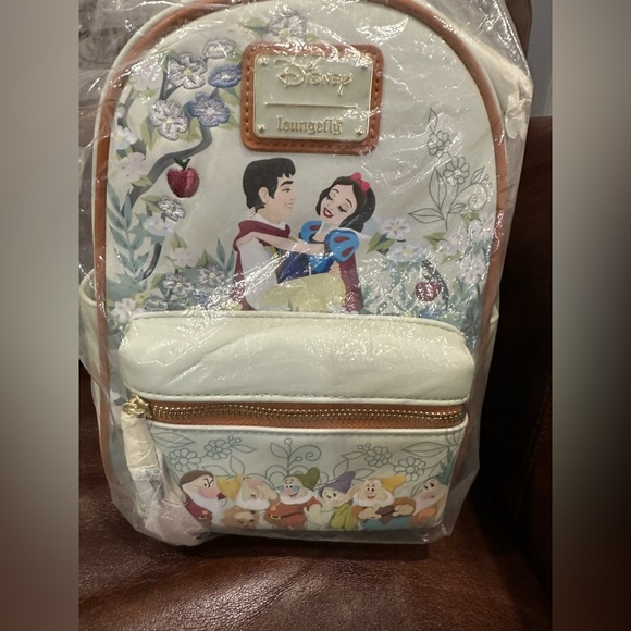New Disney snow white  and the seven dwarfs loungefly backpack